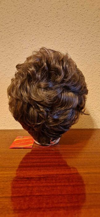 Peruca noua cu eticheta, nepurtata