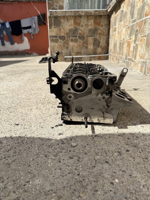 Глава за Audi Q5 и за Volkswagen + имам горен капак и долен картер