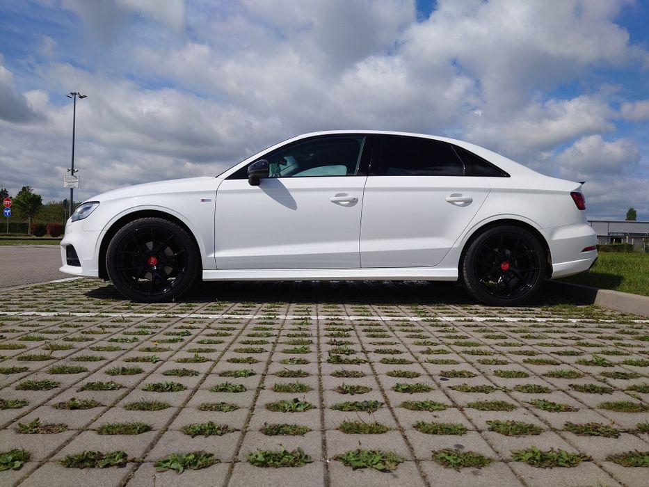 Audi A3 Sedan S-line • 2.0 TDI • 2017 г.
14 500 € • 185 000 км