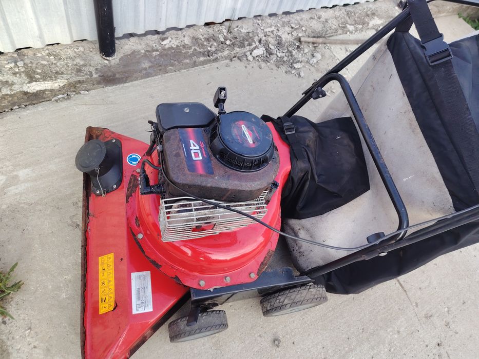 Aspirator frunze profesional Briggs Stratton