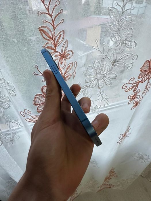 Vând Schimb iPhone 13 Blue 128 GB stare foarte bună