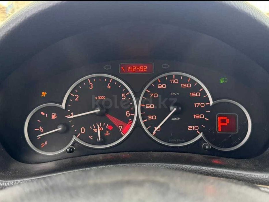 Продам автомобиль Peugeot  хэтчбек