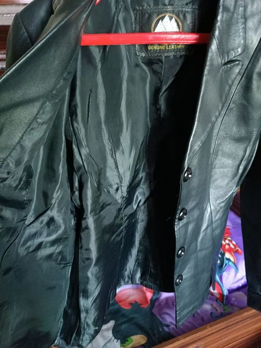 Аёллар коженн. куртка сотилади