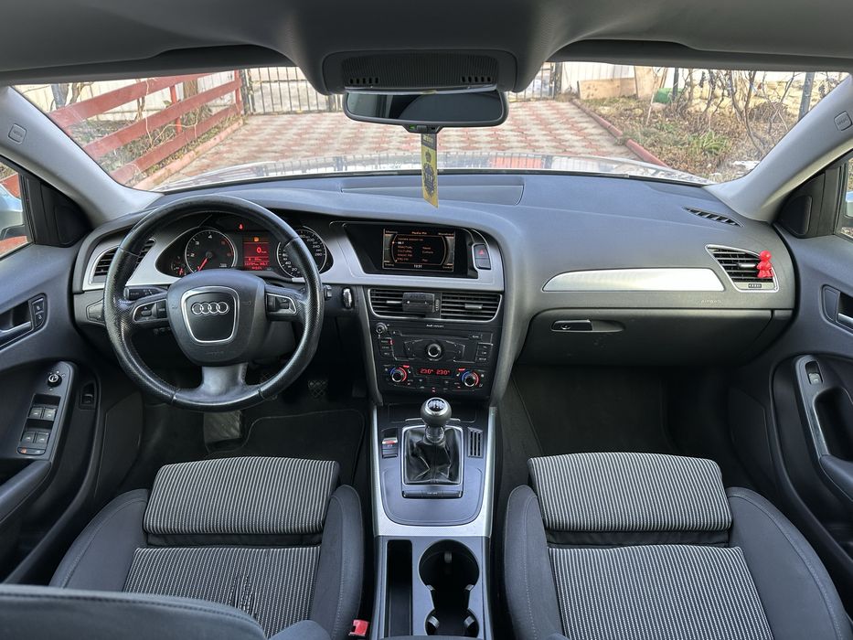 Audi A4 B8 2.0TDI - 143CP (Bi-Xenon / Subwoofer / Interior sport)