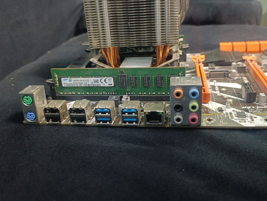Материнская плата с процессором Xeon