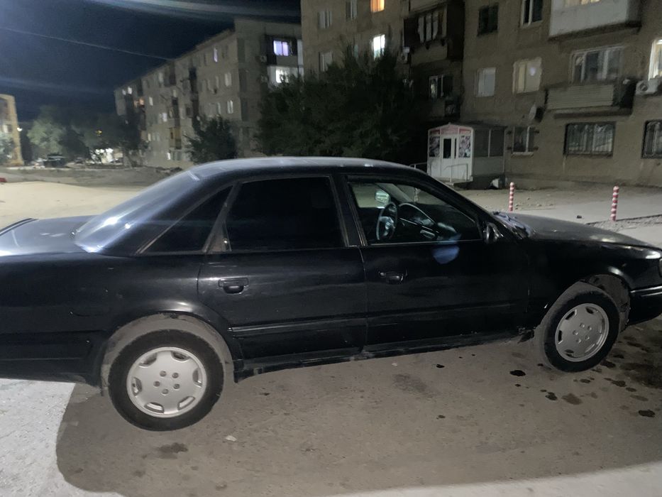 Ауди 100с4. 2.8 черный