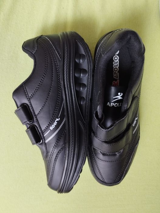 Дамски спортни обувки