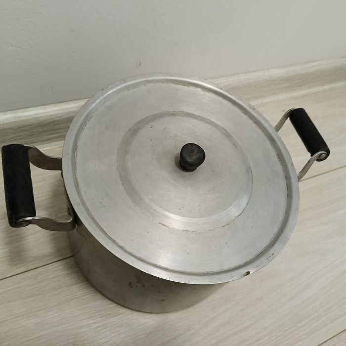 Кастрюля алюминиевая