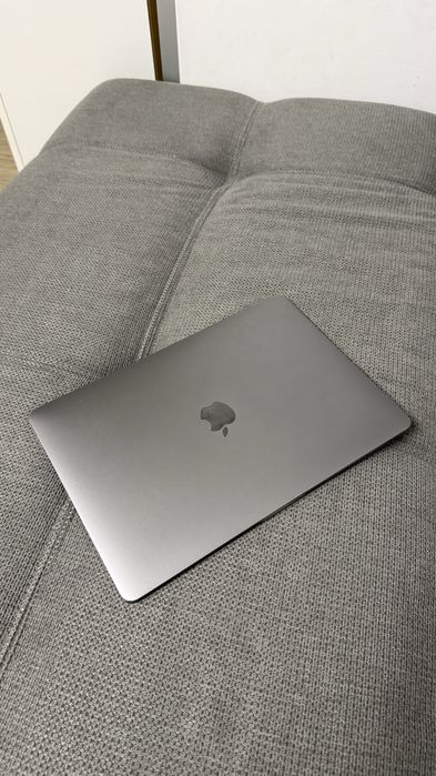 Macbook pro 13” 2017 i3