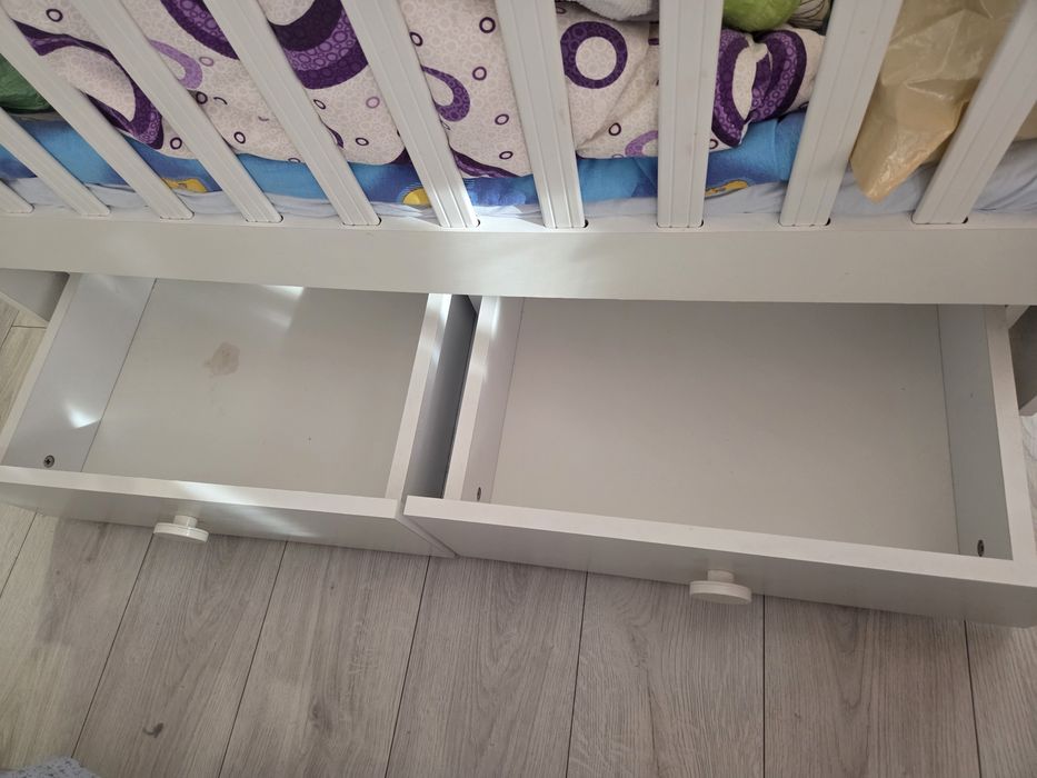 Продавам бебешка кошара