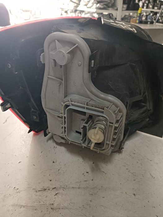 Lampa Spate / Stop Dreapta Spate Volkswagen Polo (6R, 6C) [ 2009 - > ]