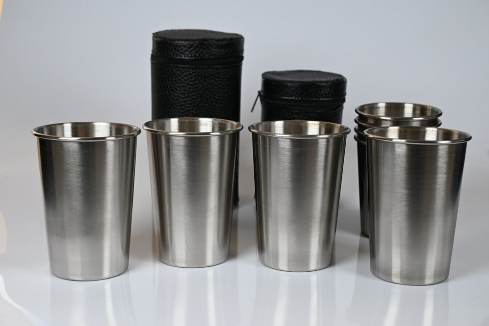 Метални чаши в кожен калъф - 4 бр., 4 размера