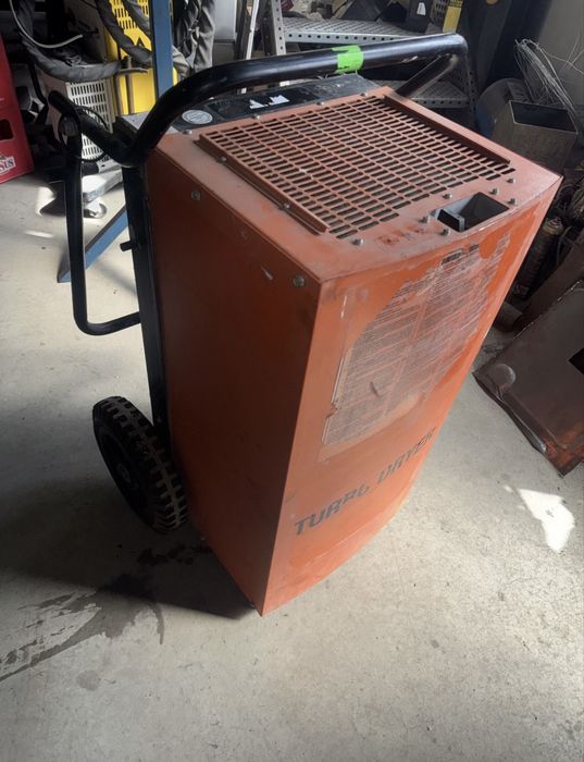 Dezumidificator profesional de inchiriat / Generator pe benzina 5KW 220V 380V