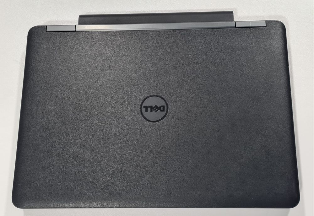 Лаптоп Dell Latitude E5440 с Топ батерия!
