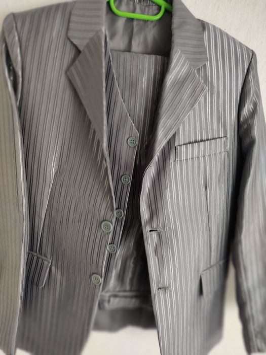 COSTUM DE GALĂ băiat 7-8 ani.