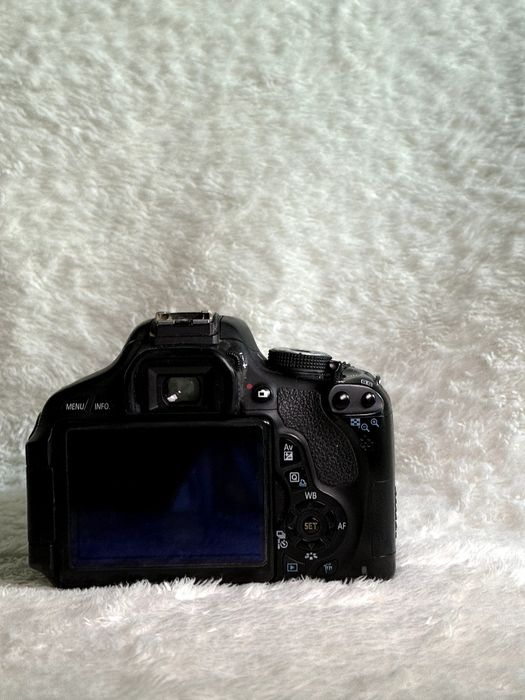 Canon EOS 600D + Универсальный объектив 18-200mm