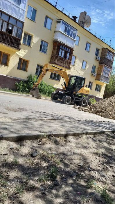 Срочно продам экскаватор