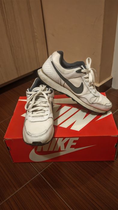 NIKE  ND RUNNER 42,5