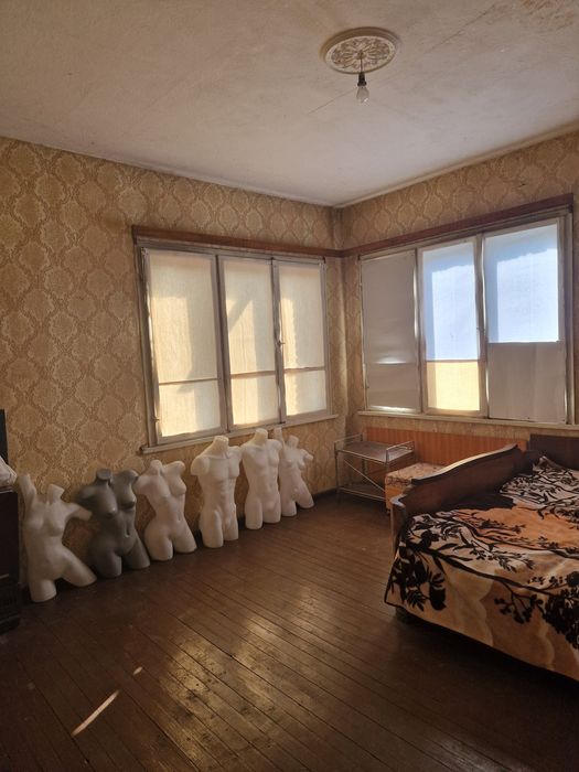 Къща на два етажа