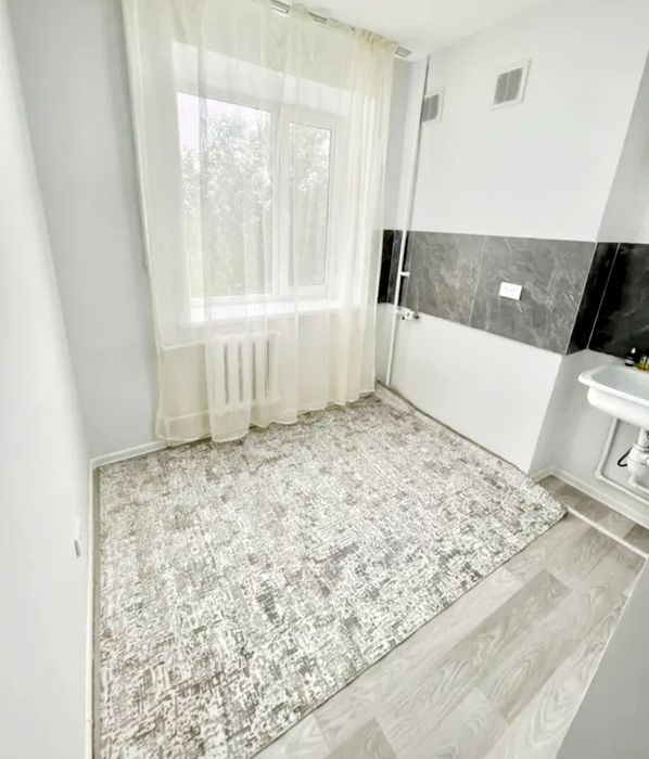 продам 1-ком. 32кв. 2мкр. 3-этаж
