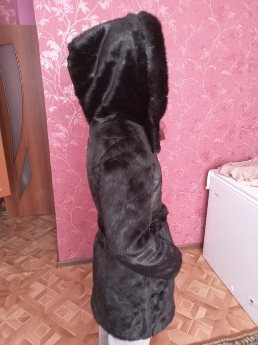 Продам шубу,пуховик