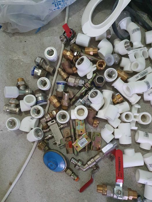 Diverse materiale de construcții instalati termice