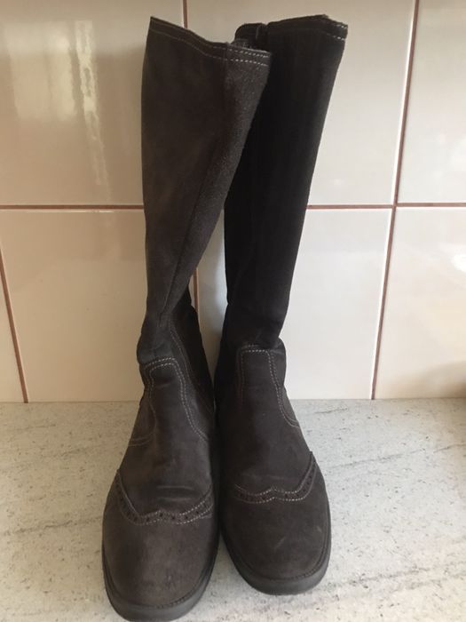 Cizme piele intoarsă