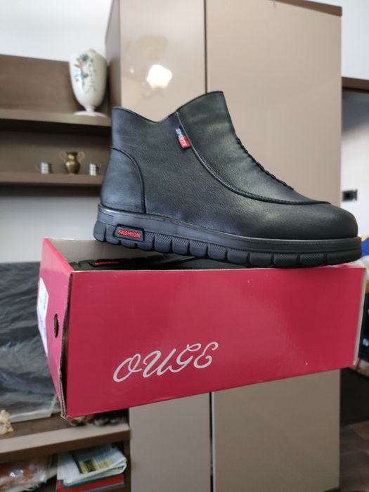 Vind Botine negre din piele