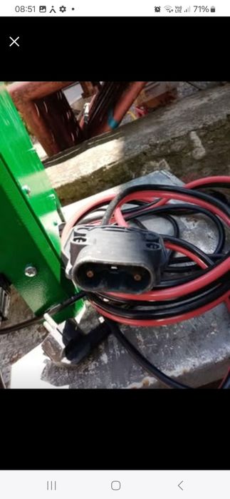 Vând incarcator liza electrica/stivuitor sau bobcat