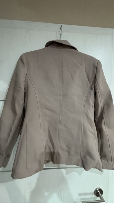 Дамски сака, черно и бежово