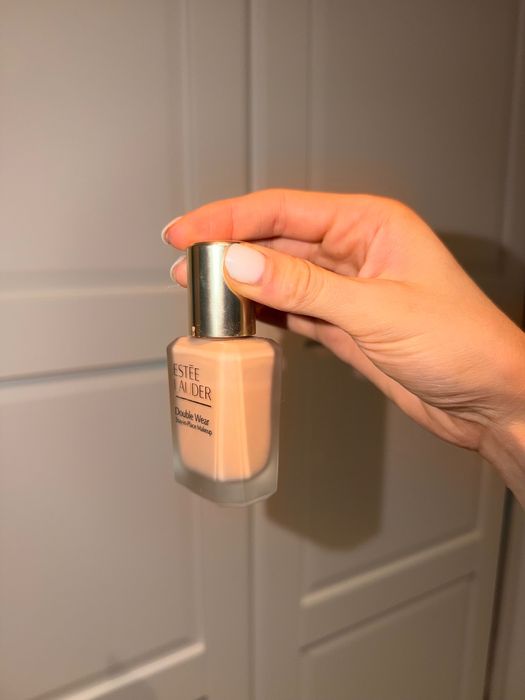 Estée Lauder Double Wear – fond de ten, formula nouă- cu pompiță inclusa- desigilat