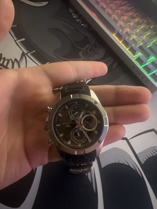 Часы новые не носил