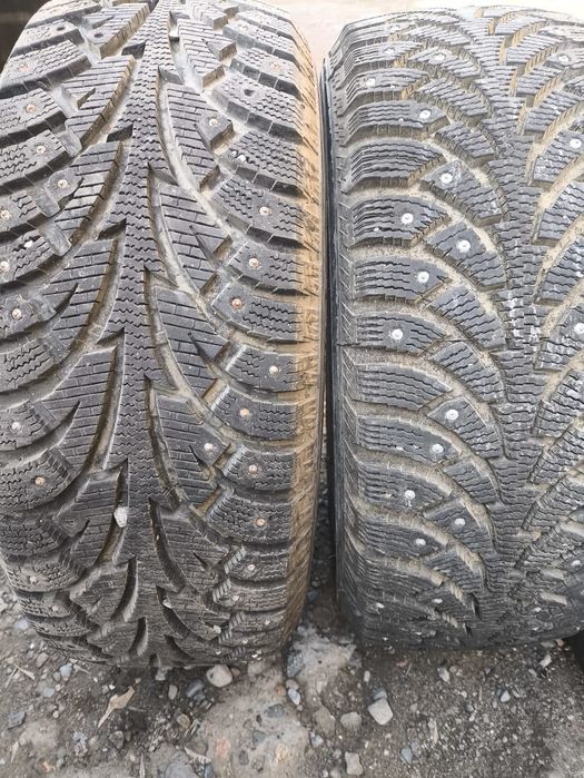 Продам шипованные шины r 16