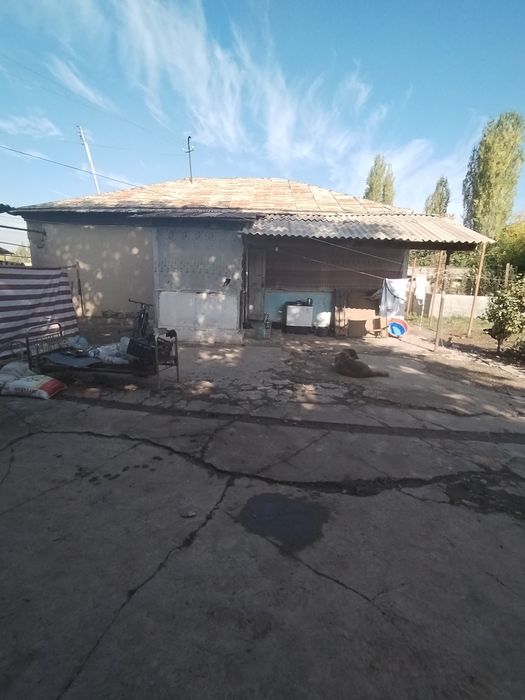 Бостонлик тұмани Аидараль кишлогида уи сотилади келишадиган жоиы бор