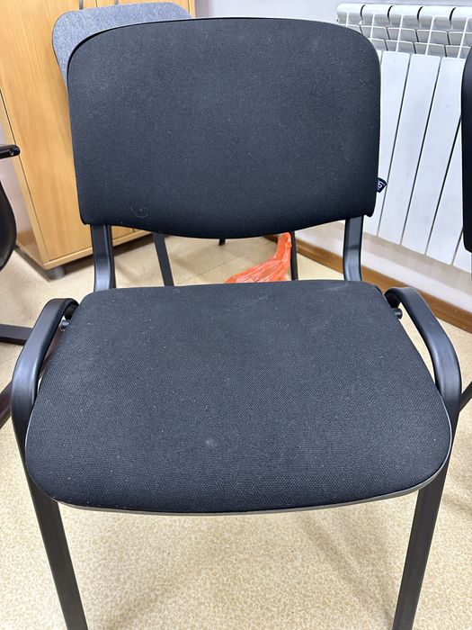 Продам офисные стулья