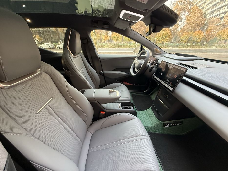 Продаю свой электро Автомобиль Zeekr x пробег 13.000