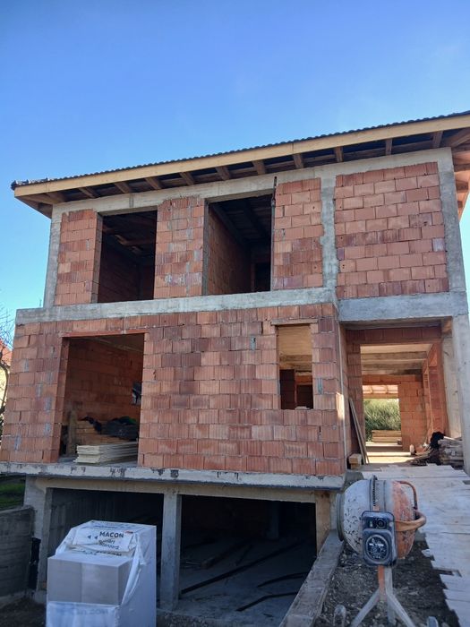 Ex case la rosu sau orice tip de lucrări în costrucții