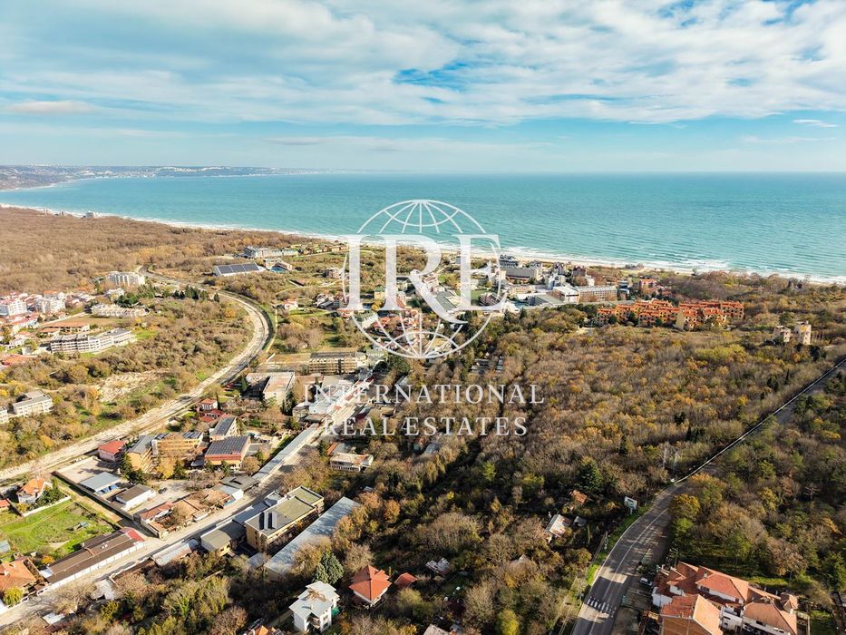 Продава се Къща в с. Кранево, Област Добрич - 300 кв.м за 816 €/кв.м - Снимка #3