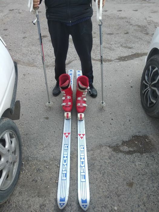 Продам горные лыжи