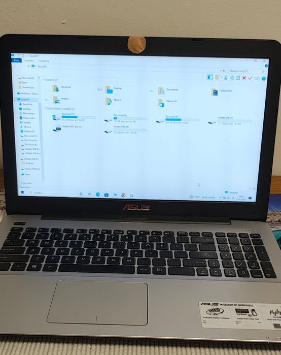 Laptop ASUS X555L