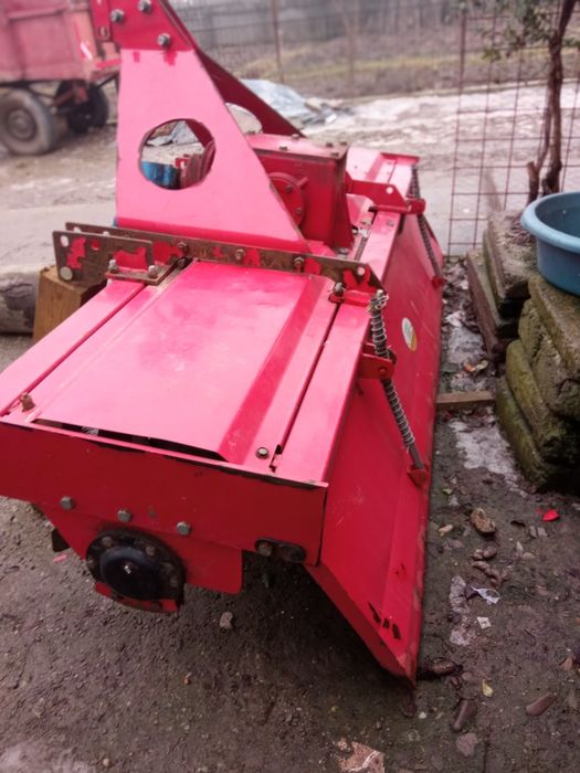 De vânzare freza de pământ