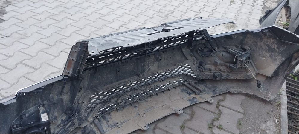 Продам бампер от Веста кросс