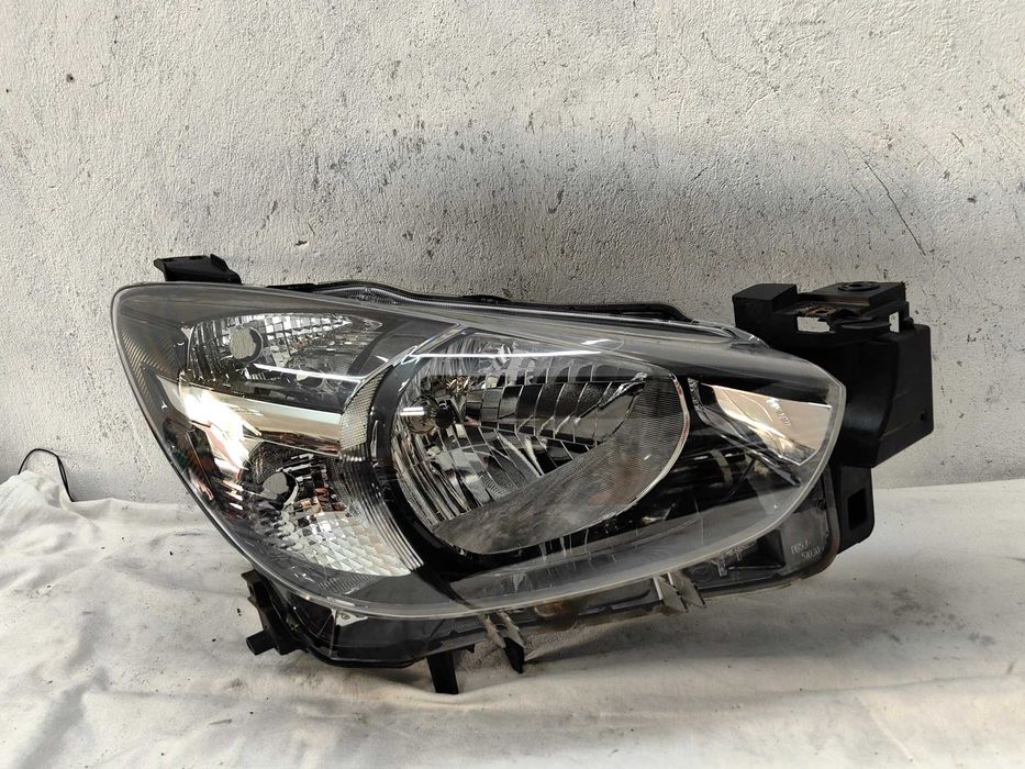 Оригинален фар Мазда 2  Mazda 2