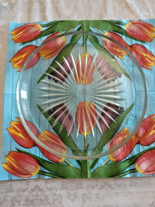 Стеклянная тортовница