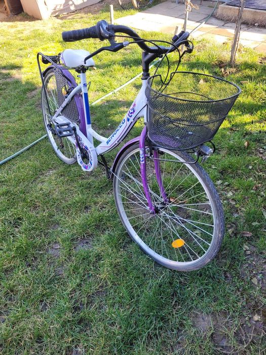Bicicletă mov pentru fete