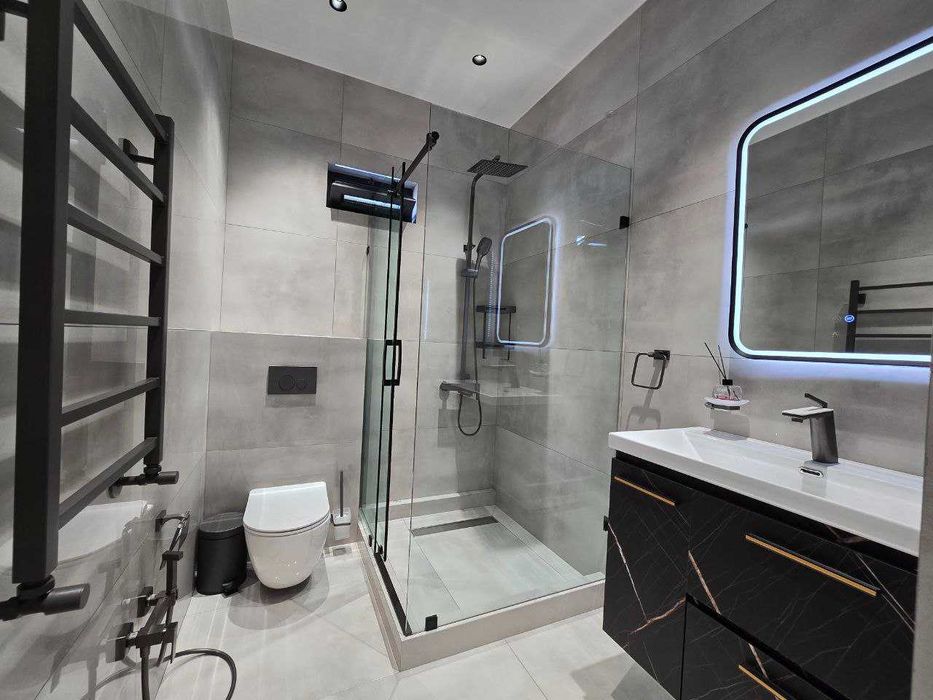 Ц-1 ! Большая 4 комнатная квартира с огромной террасой в Центре города