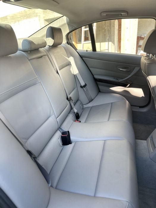 De Vânzare: BMW Seria 3 LCI (E90 Facelift) – Ediție Exclusive