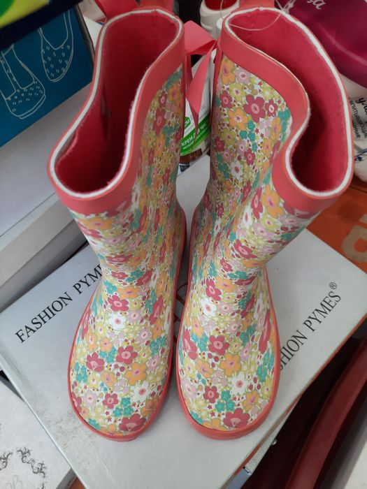 Продам обувь на девочку