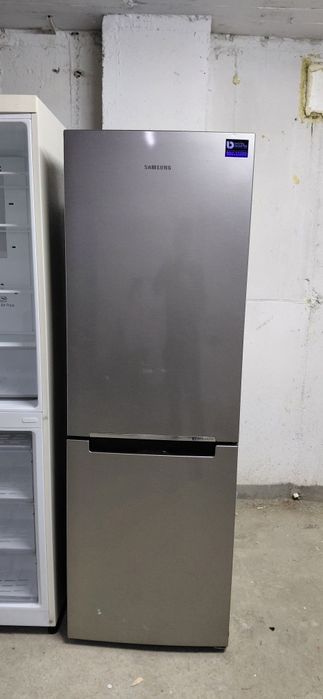 Холодильник рабочи