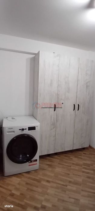 Metrou Eroii Revoluției  - Garsonieră